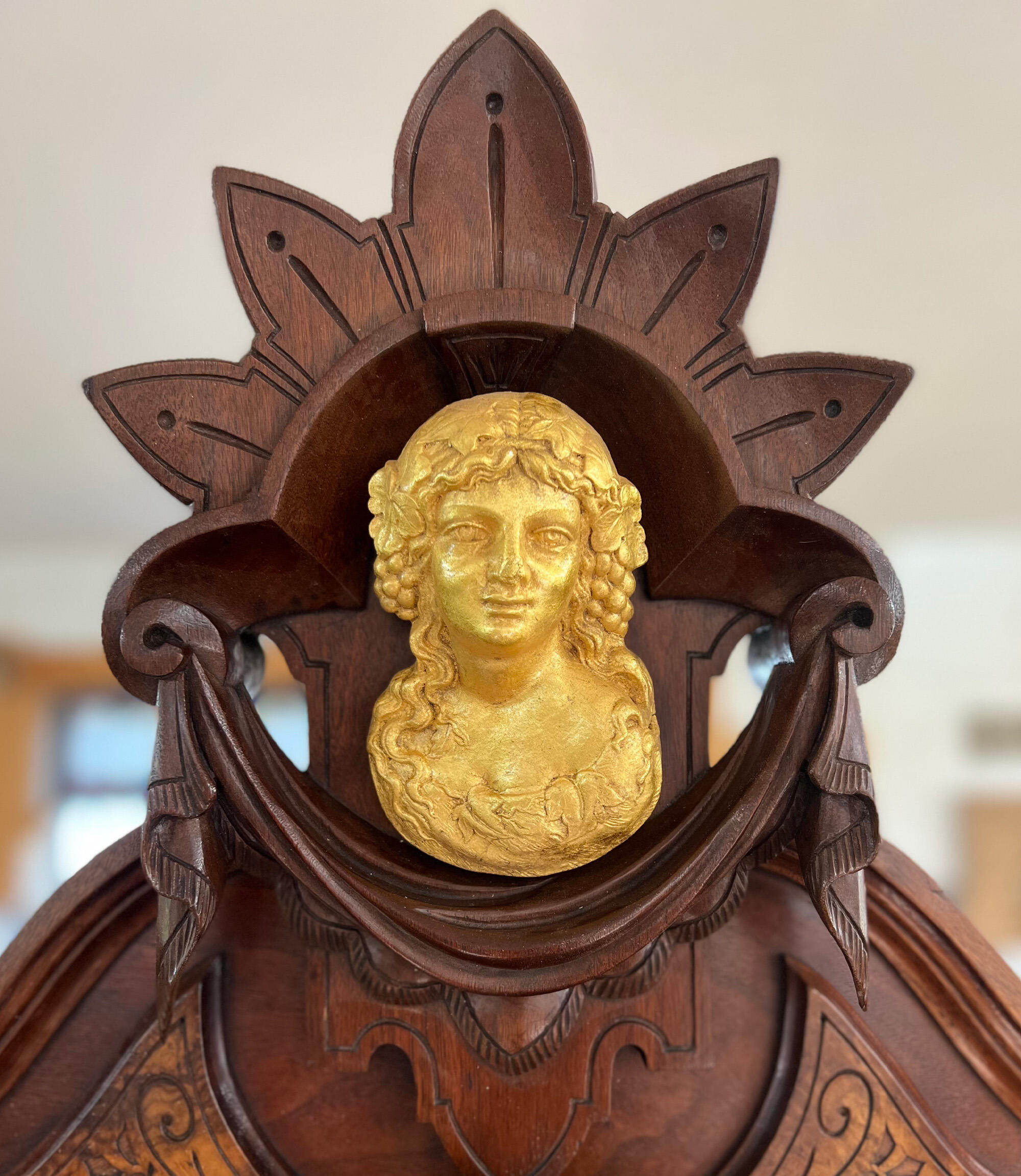 Mortimer Lapointe woodworking logo